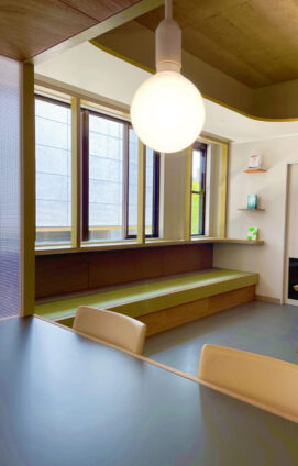 女性が利用するシェアオフィスの内観３