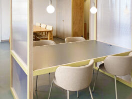 西条駅から徒歩圏内のシェアオフィス来音内観