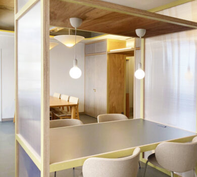 西条駅から徒歩圏内のシェアオフィス来音内観